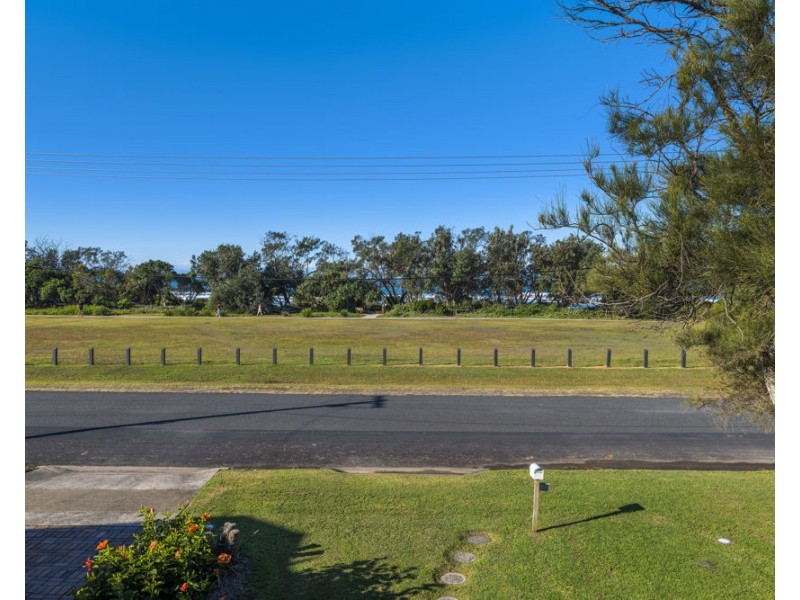86 Sandys Beach Drive, Sandy Beach NSW 2456