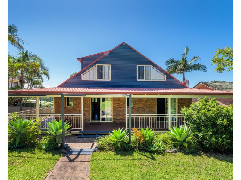 10 Safety Beach Drive, Safety Beach NSW 2456