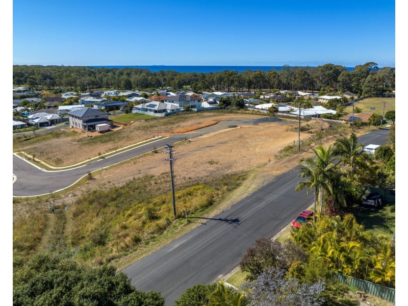 10 Safety Beach Drive, Safety Beach NSW 2456
