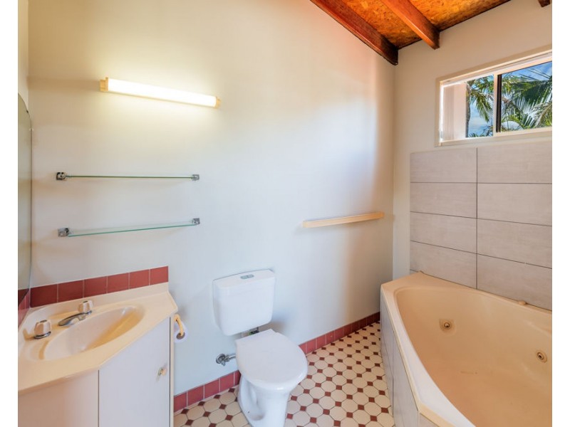 10 Safety Beach Drive, Safety Beach NSW 2456
