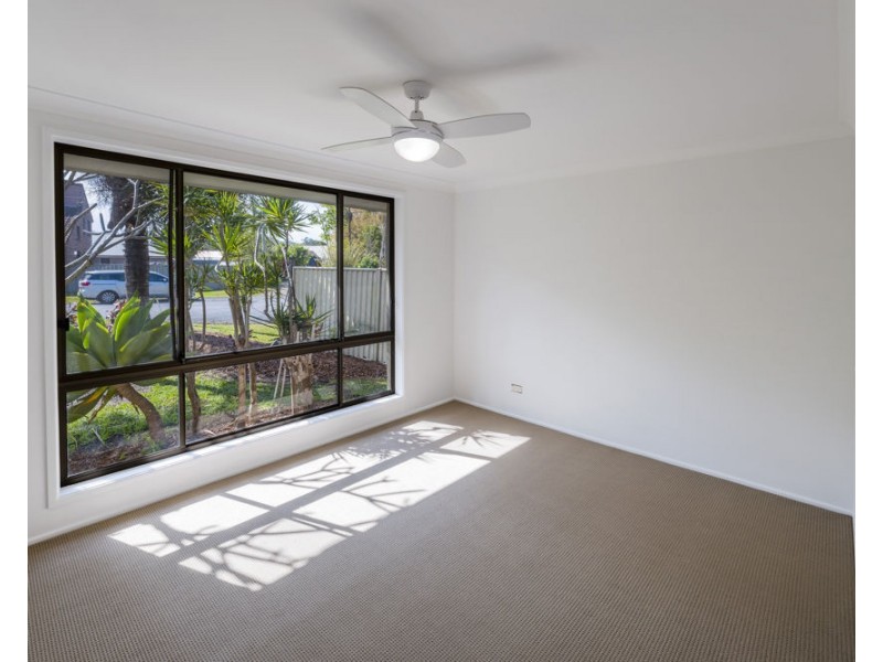 4 Taylor Close, Emerald Beach NSW 2456