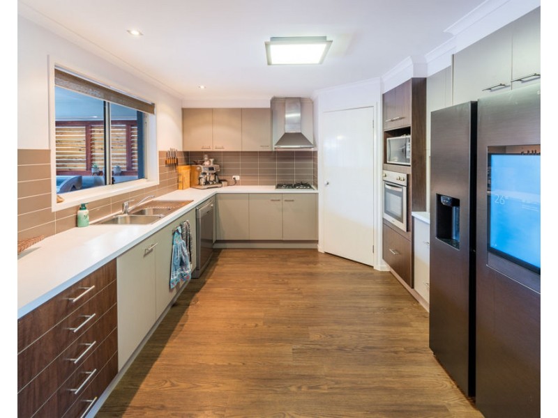 16 Admiralty Drive, Safety Beach NSW 2456