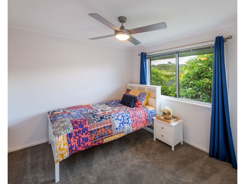 16 Admiralty Drive, Safety Beach NSW 2456
