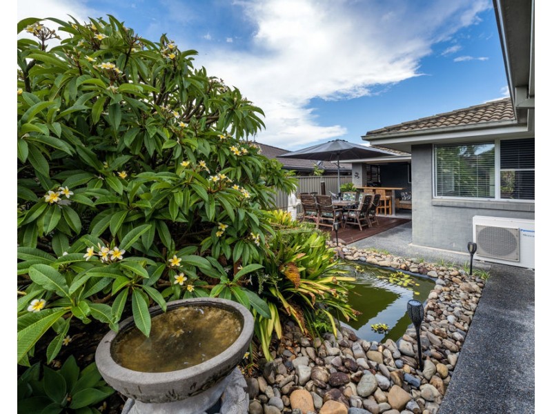 16 Admiralty Drive, Safety Beach NSW 2456