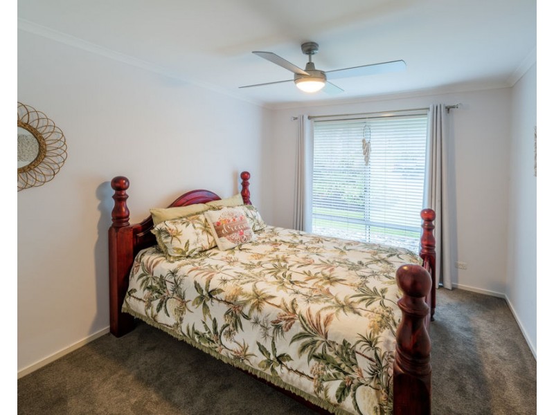16 Admiralty Drive, Safety Beach NSW 2456