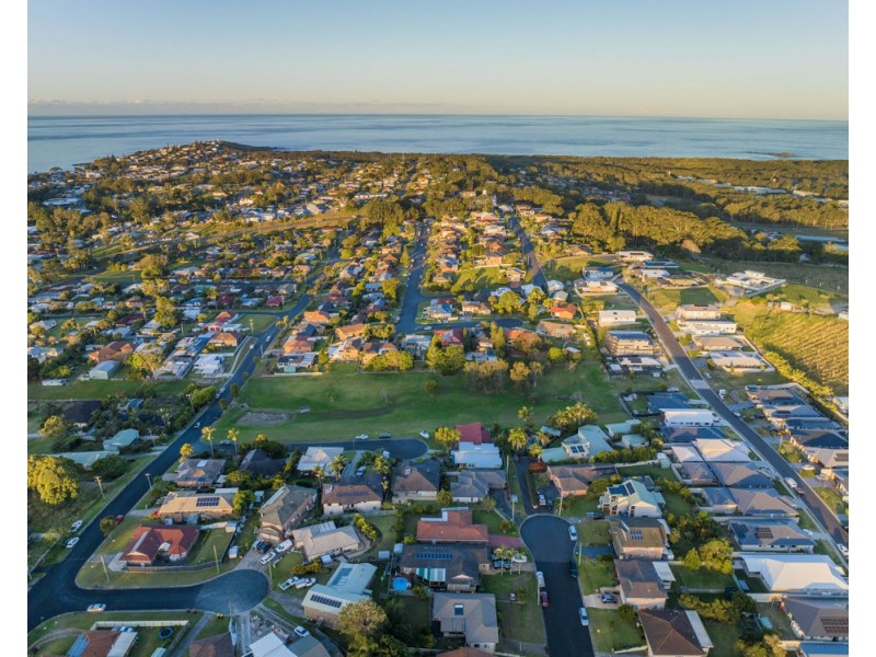 28 Ryan Crescent, Woolgoolga NSW 2456