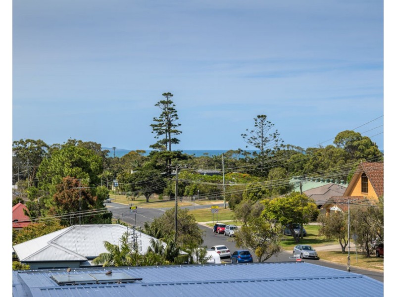 30 Scarborough Street, Woolgoolga NSW 2456