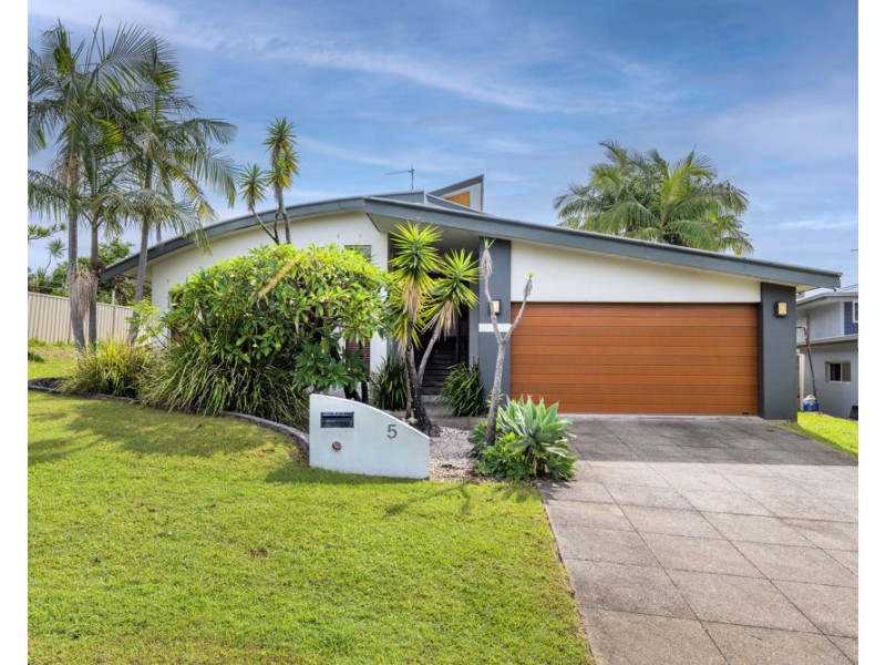 5 Mariner Drive, Safety Beach NSW 2456