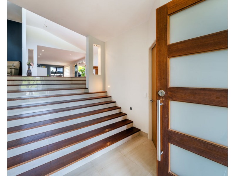 5 Mariner Drive, Safety Beach NSW 2456