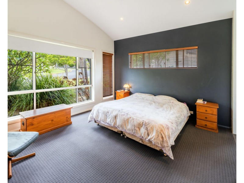 5 Mariner Drive, Safety Beach NSW 2456