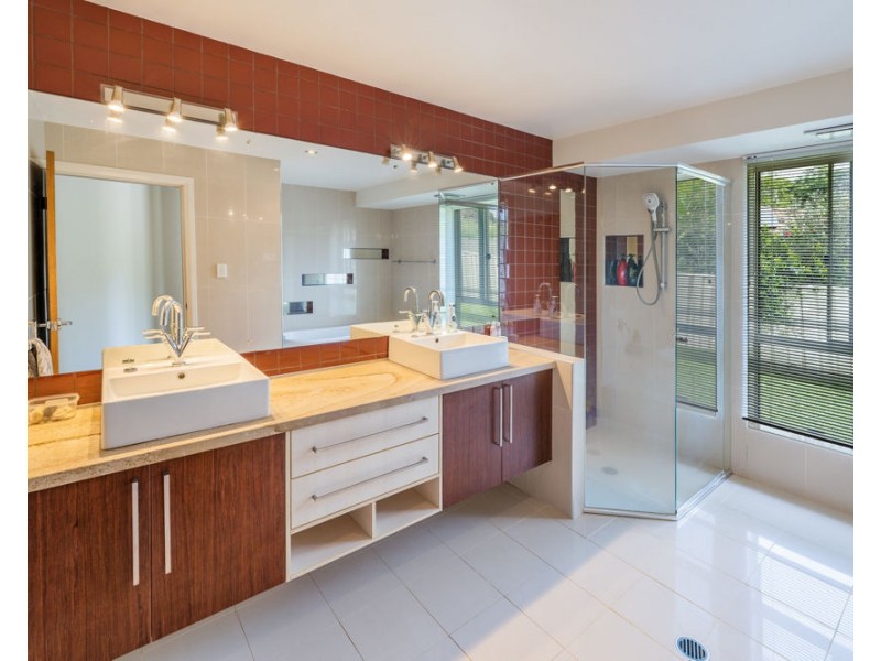 5 Mariner Drive, Safety Beach NSW 2456
