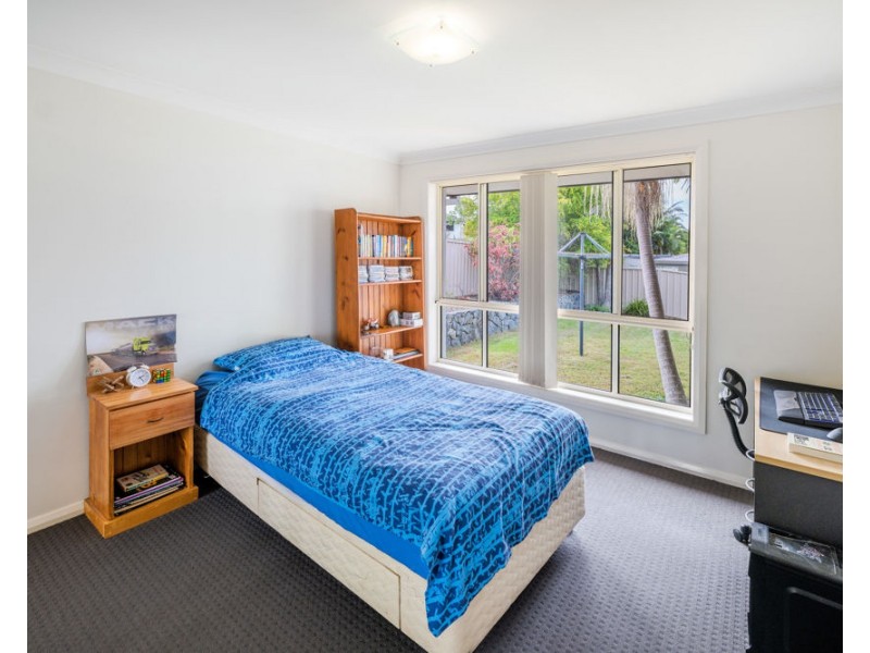 5 Mariner Drive, Safety Beach NSW 2456
