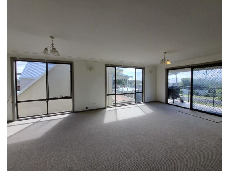 10 Fuller Street, Arrawarra Headland NSW 2456