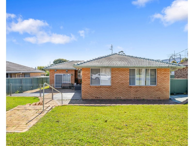 5 Crabbe Street, Woolgoolga NSW 2456