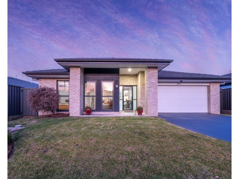 9 Rockpool Avenue, Sandy Beach NSW 2456