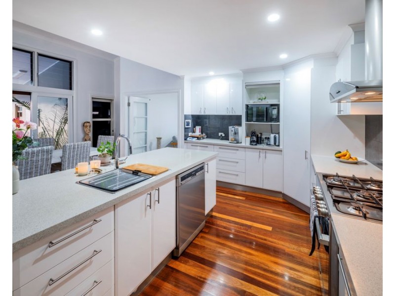 9 Quay Crescent, Safety Beach NSW 2456