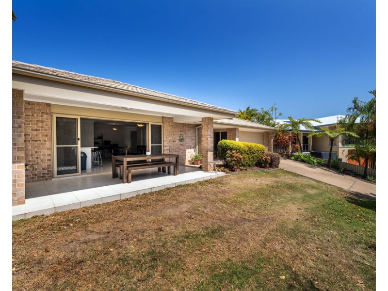 6 Beachcomber Close, Safety Beach NSW 2456