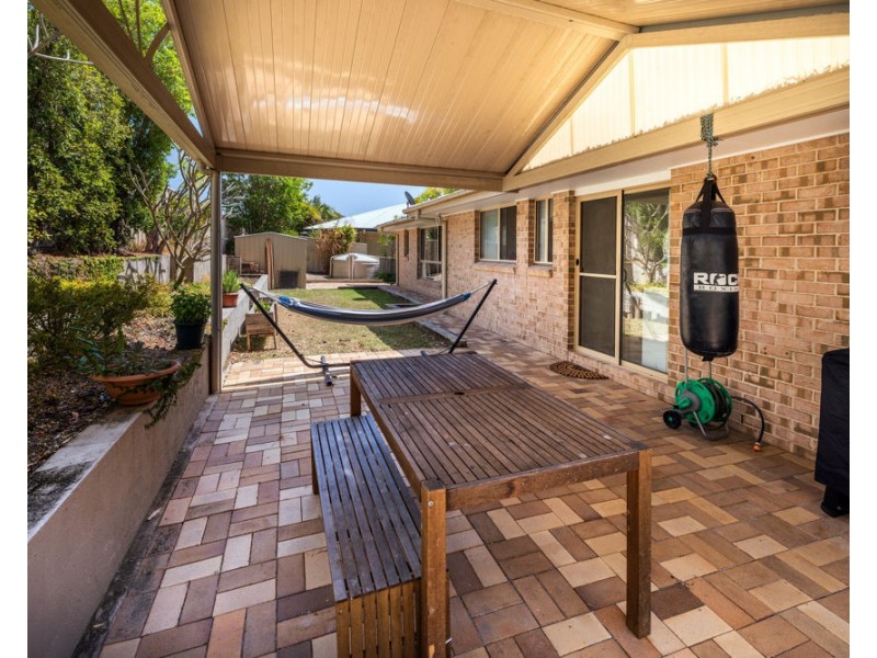 6 Beachcomber Close, Safety Beach NSW 2456