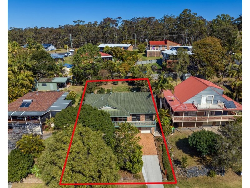 12 Safety Beach Drive, Safety Beach NSW 2456