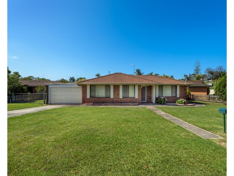 6 Smails Close, Woolgoolga NSW 2456