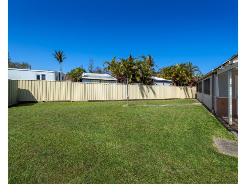 6 Smails Close, Woolgoolga NSW 2456