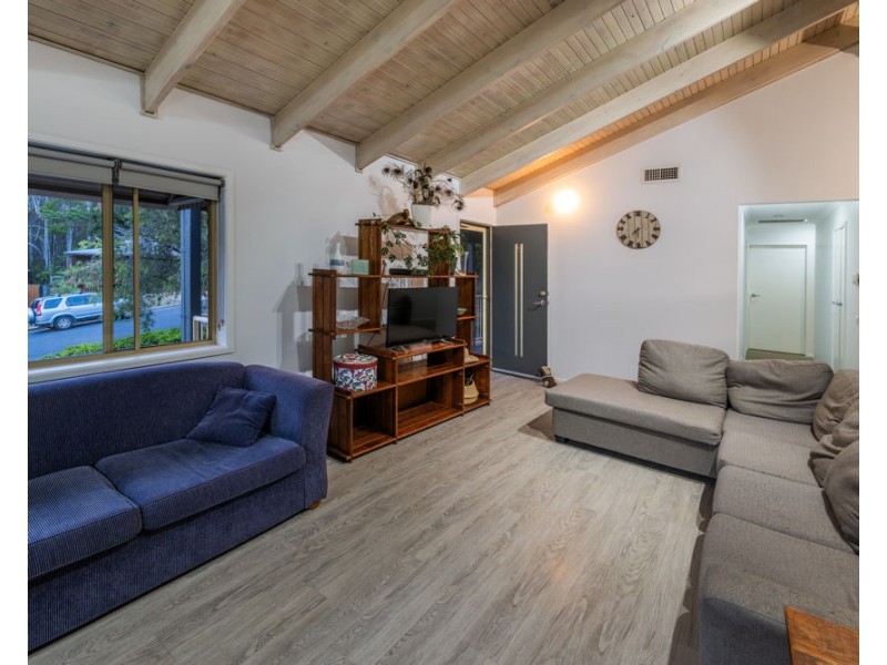 9 Young Street, Safety Beach NSW 2456