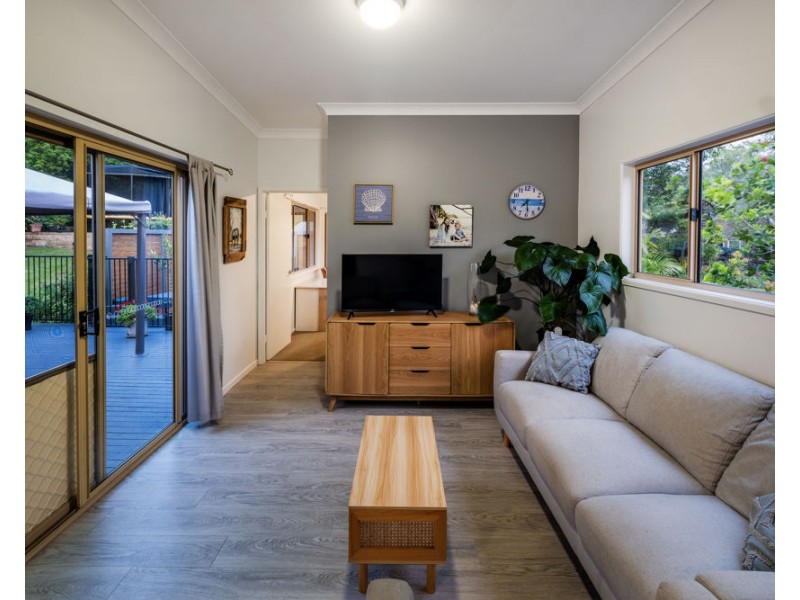 9 Young Street, Safety Beach NSW 2456