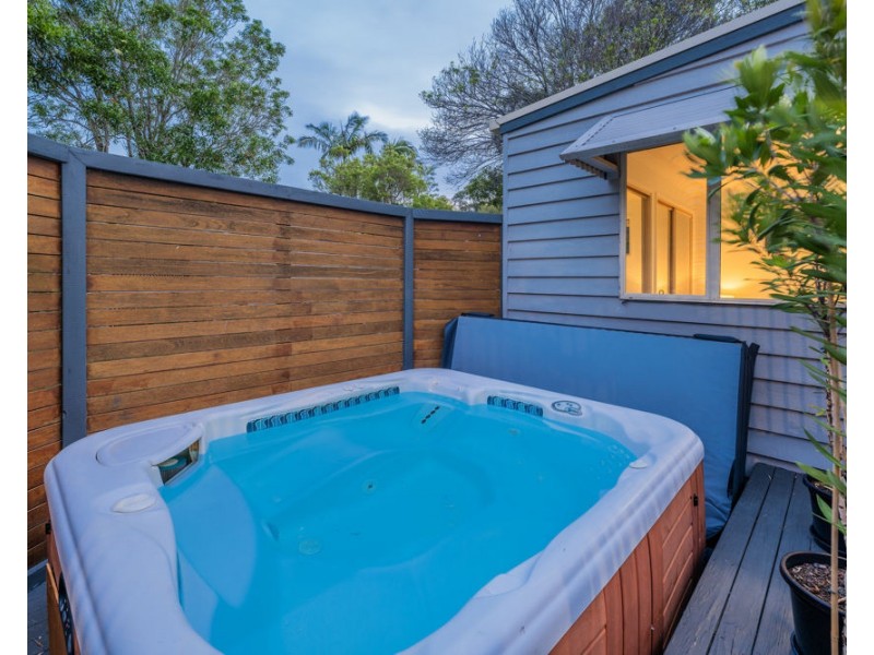 9 Young Street, Safety Beach NSW 2456