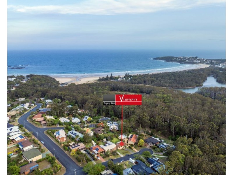 9 Young Street, Safety Beach NSW 2456