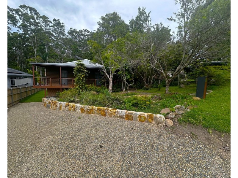 14 Young Street, Safety Beach NSW 2456