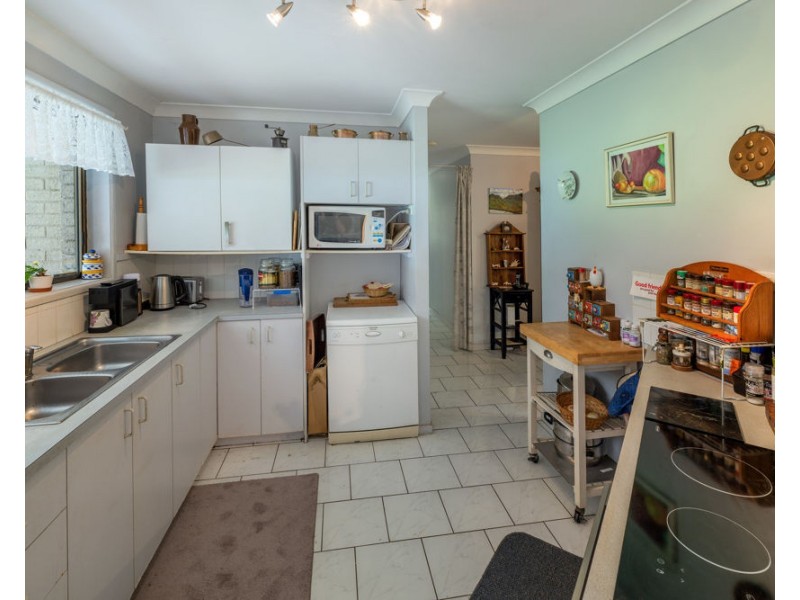 4 Poynten Drive, Emerald Beach NSW 2456