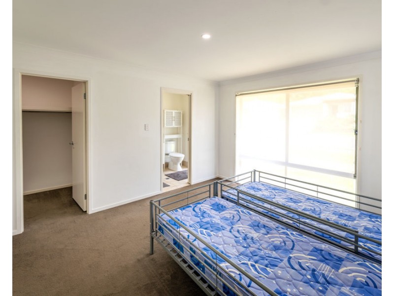 17 Flat Top Drive, Woolgoolga NSW 2456