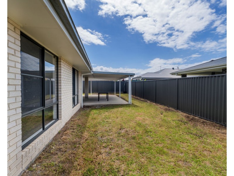 17 Flat Top Drive, Woolgoolga NSW 2456