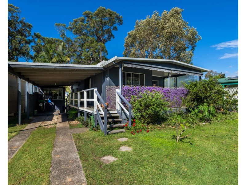 21 Magnolia Road, Darlington Beach, Arrawarra NSW 2456