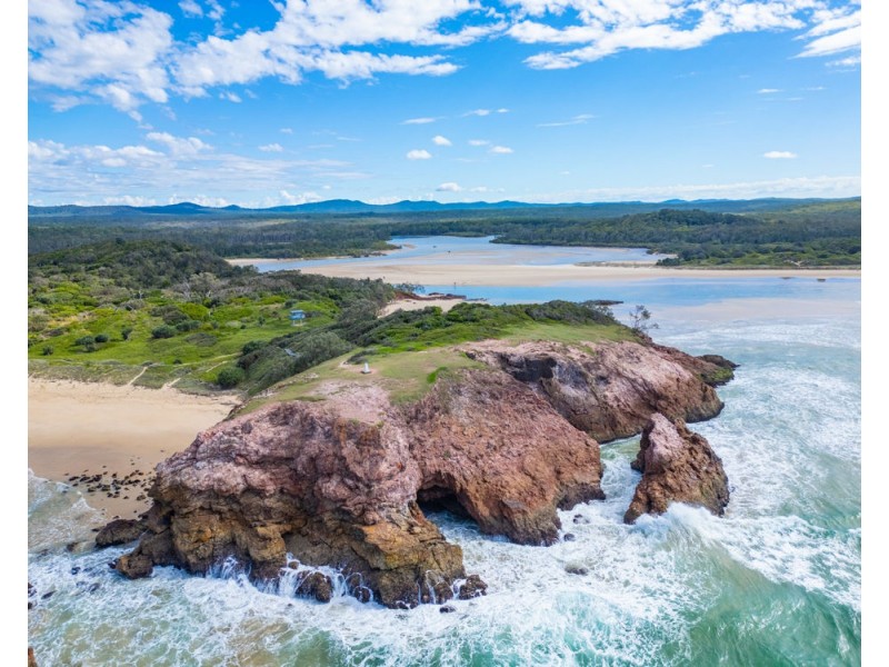 6 Lawson Street, Red Rock NSW 2456