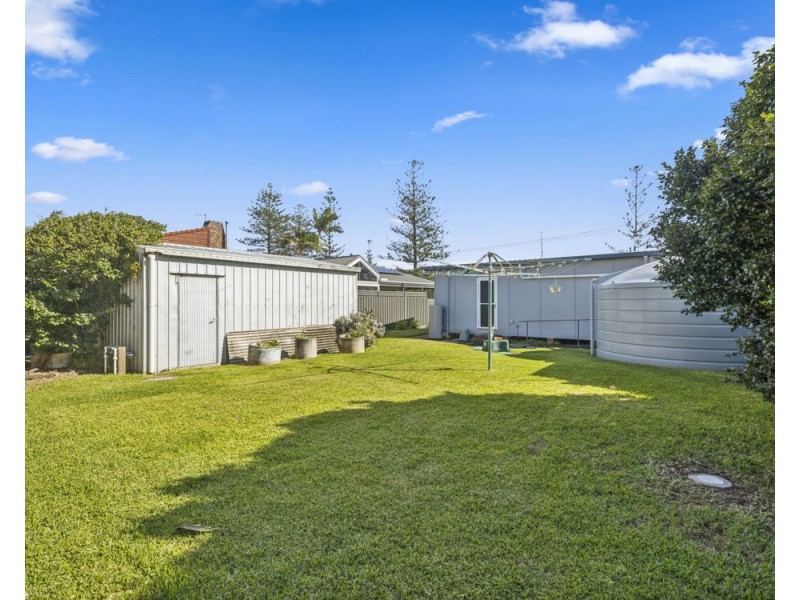 6 Lawson Street, Red Rock NSW 2456