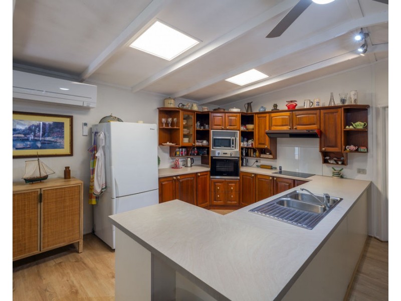 11 Paradise Court, Darlington Beach, Arrawarra NSW 2456