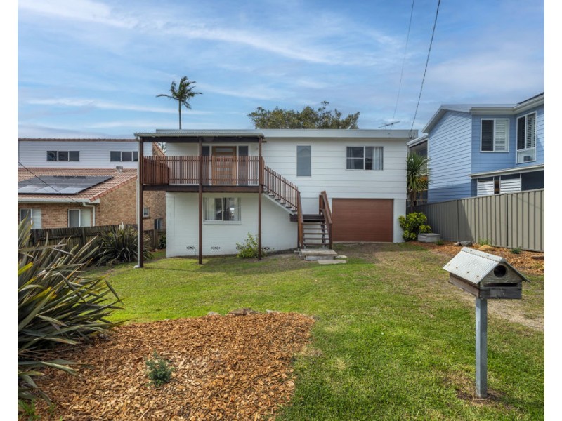 51 Blue Gum Avenue, Sandy Beach NSW 2456