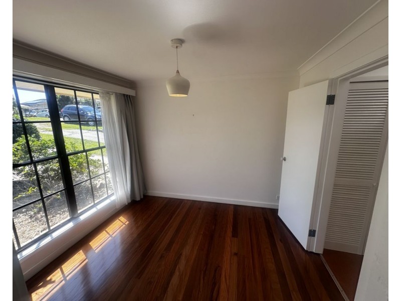 16 Lakeview Avenue, Safety Beach NSW 2456