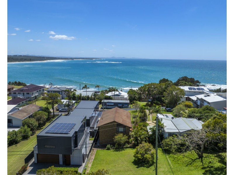 25 Ocean Street, Woolgoolga NSW 2456