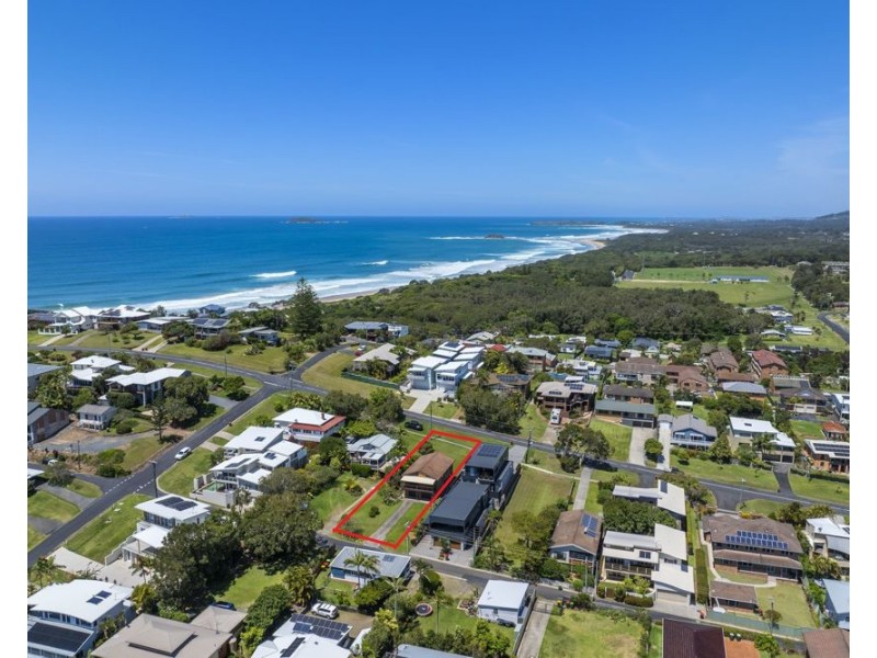 25 Ocean Street, Woolgoolga NSW 2456