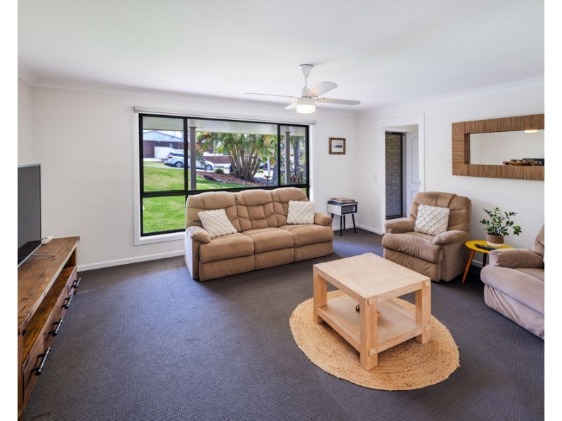 14 Campbell Street, Safety Beach NSW 2456