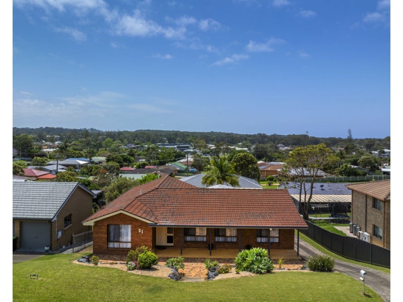 21 Barnes Street, Woolgoolga NSW 2456