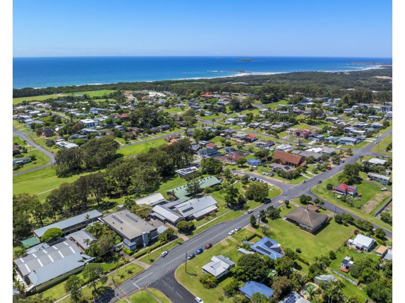 10 Scarborough Street, Woolgoolga NSW 2456