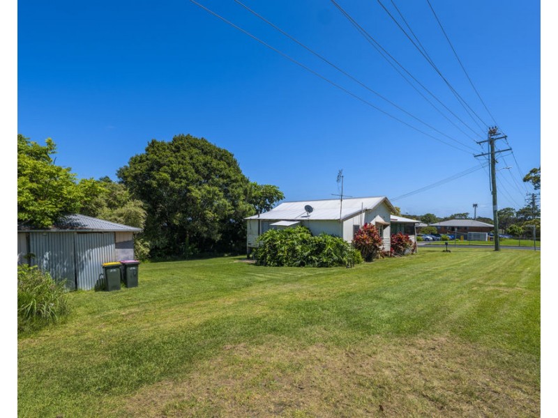 10 Scarborough Street, Woolgoolga NSW 2456