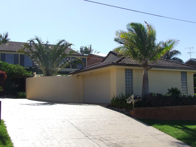 60 Bluegum Ave, Sandy Beach NSW 2456