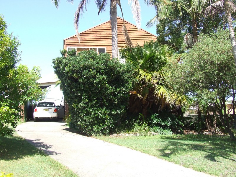 16 Maldon Place, Woolgoolga NSW 2456