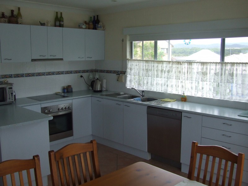 6 Beach Road, Arrawarra Headland NSW 2456