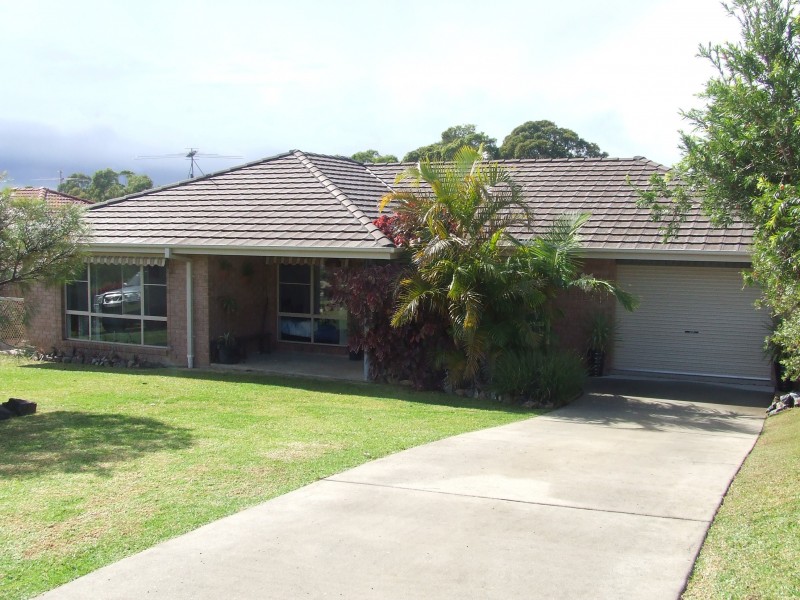 4 Vista Close, Woolgoolga NSW 2456