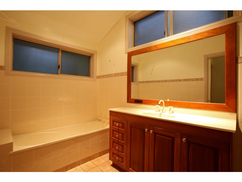 10 St Andrews Drive, Woolgoolga NSW 2456